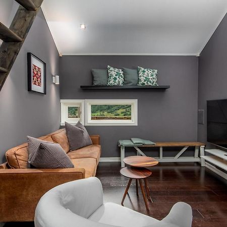 Panoramic Terrace, Huge Rain Shower And Cosy Lofts 플람 외부 사진
